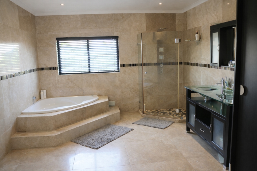 4 Bedroom Property for Sale in Flamingo Vlei Western Cape